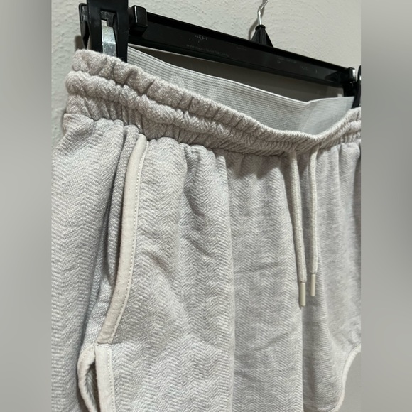 Gymshark Dual Band Shorts - Picture 4 of 5